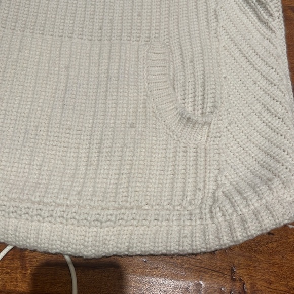 J Crew Front-pocket turtleneck merino wool sweater - Picture 4 of 8